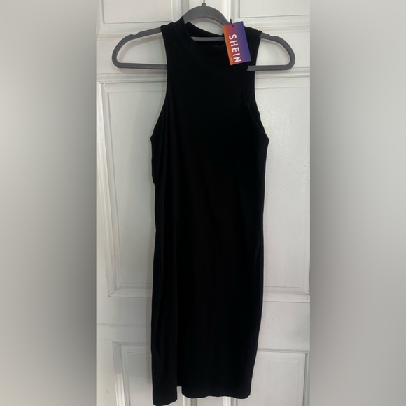 SHEIN Dresses & Skirts - SHEIN new w tags size M straight black. Dress midi